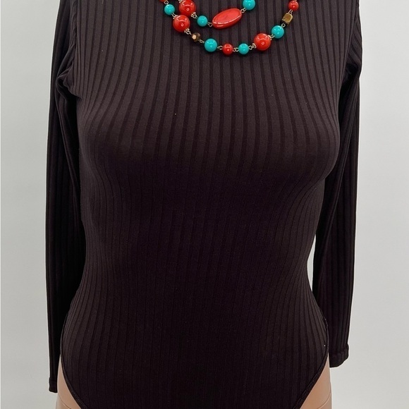 Boohoo Solid Ribbed Knit Bodysuit Size 2 - Picture 5 of 9